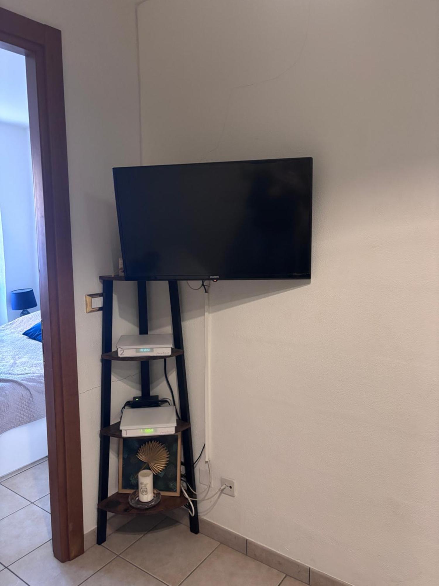 Joli Appart 29M2 En Vieille Ville Menton 2 Mins De La Mer Exterior foto